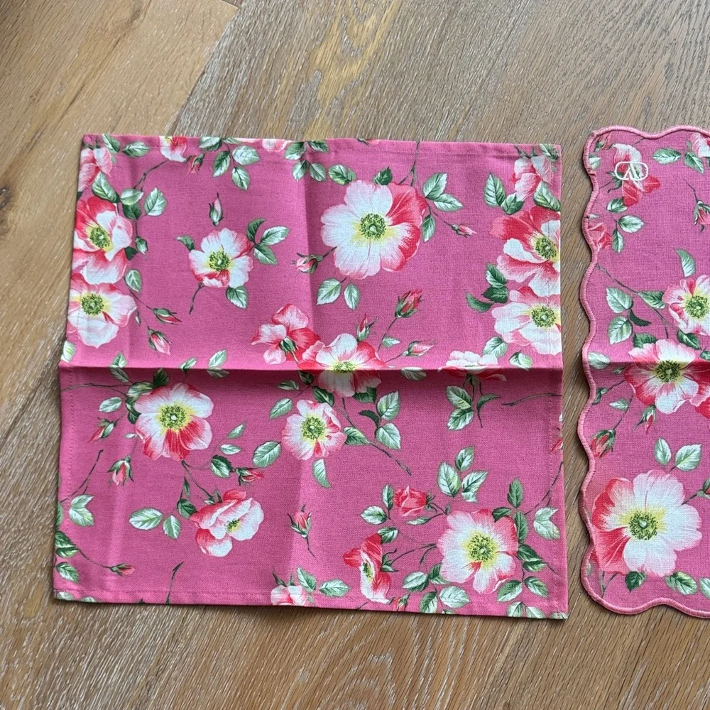 Valentino Placement and Floral Pink Napkin Set